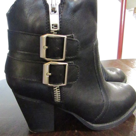 Black heeled Mossimo Supply Co boots with silver buckle - size 6 - Picture 2 of 6